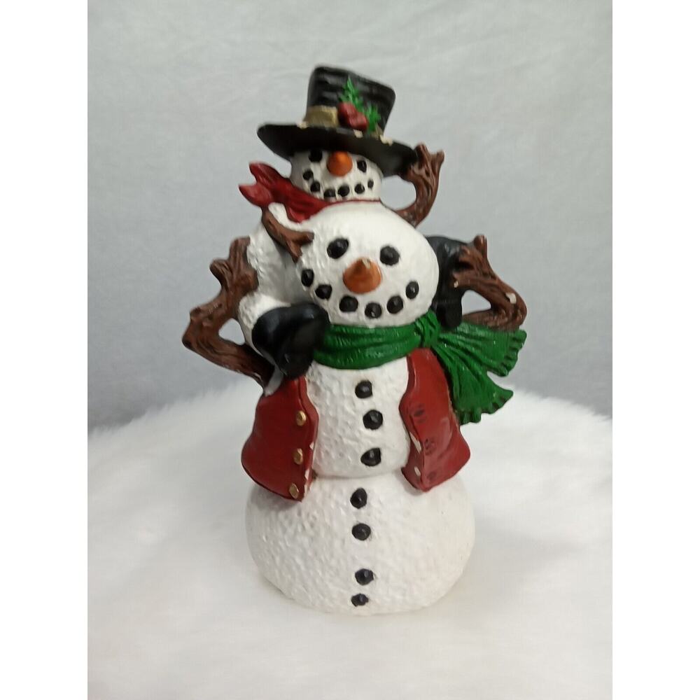 snowman figurines ceramic‎ 7x5x3" Paint Needs Touched up In A Few Spots 7"X4"